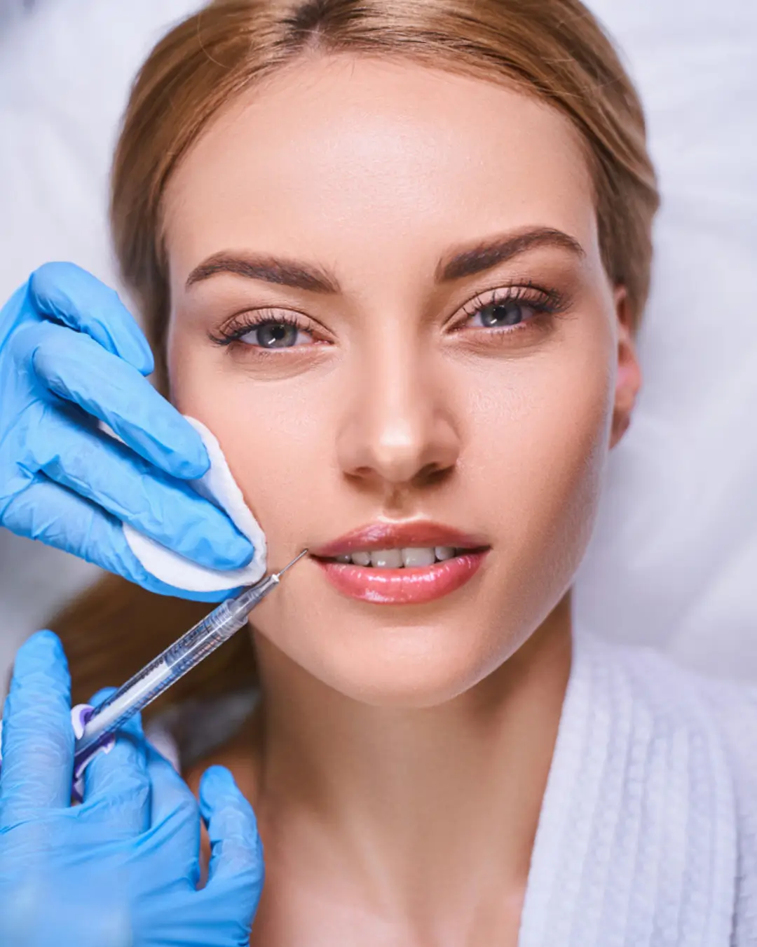 Rejuvenescimento facial com técnicas avançadas para linhas e firmeza